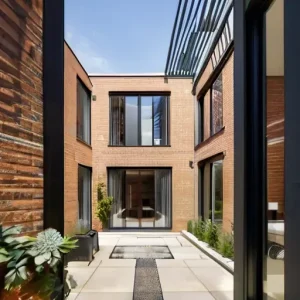 Почему жители ценят приватные внутренние дворы